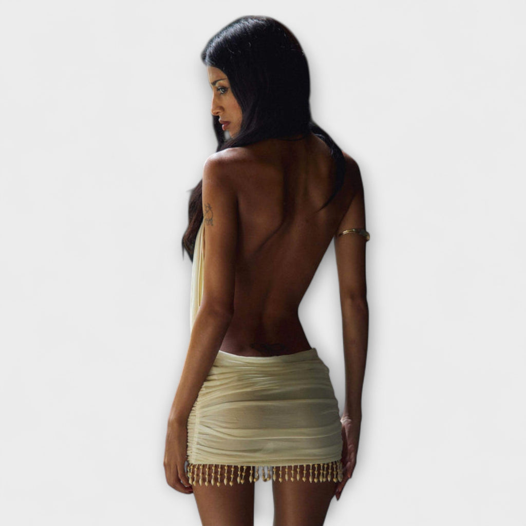 Kylie Butterweiches Minikleid: Sinnlich, Verstellbar, Rückenfrei, Elegantes Design mit Perlenbesatz