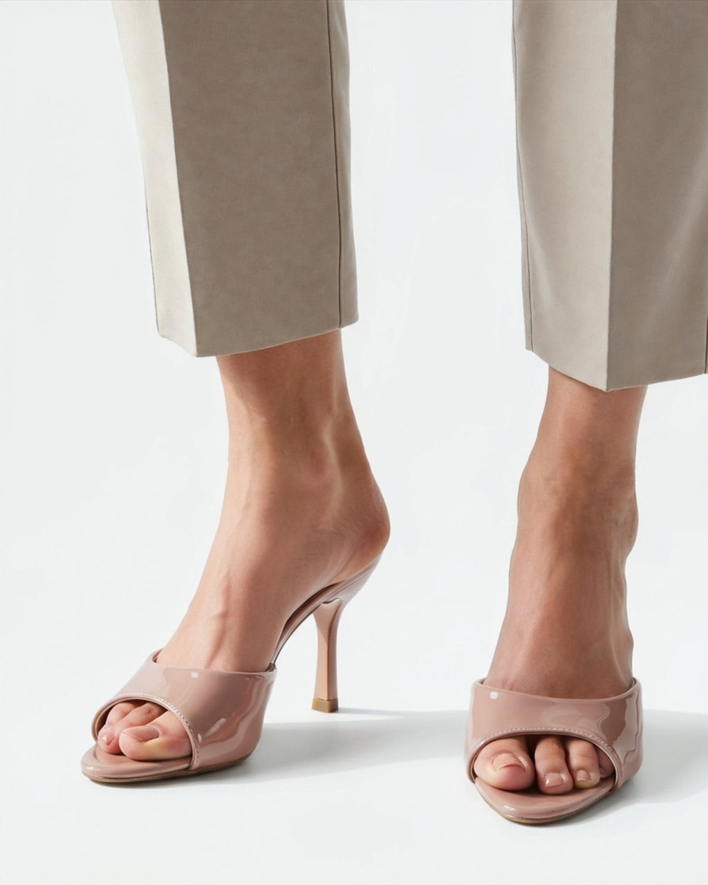 Gia Elegante Lackleder Kitten Heel Pumps: Spitze Zehe, Komfortabler Absatz