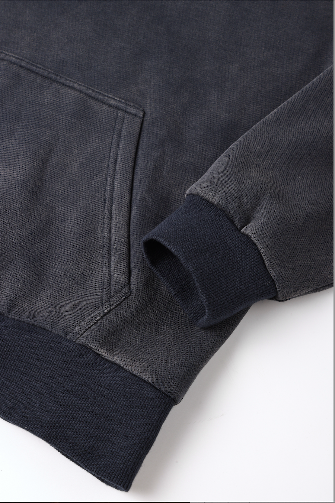 Limitierter Monaco Yacht Club Hoodie: Luxuriöser Komfort und exklusiver Stick für Stil