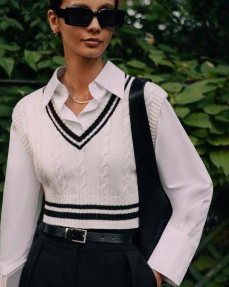 Edler Damen Strick-Westen-Pullover aus Wolle: V-Ausschnitt, Zeitloser Stil, Gemütlicher Komfort